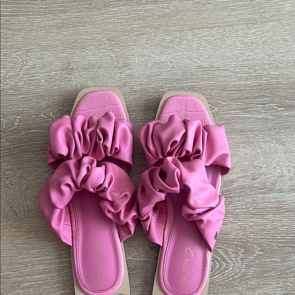Sam Edelman Pink Ruffle Sandals - Picture 2 of 5
